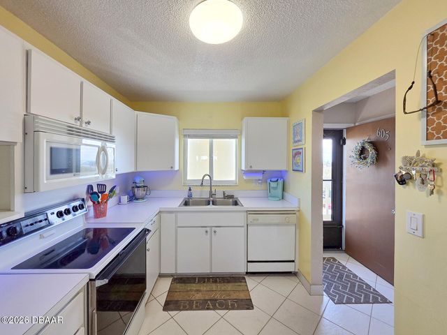 3606 S Peninsula Dr Apt 605, Port Orange, FL 32127