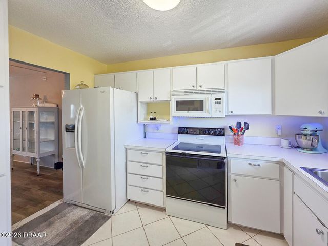 3606 S Peninsula Dr Apt 605, Port Orange, FL 32127
