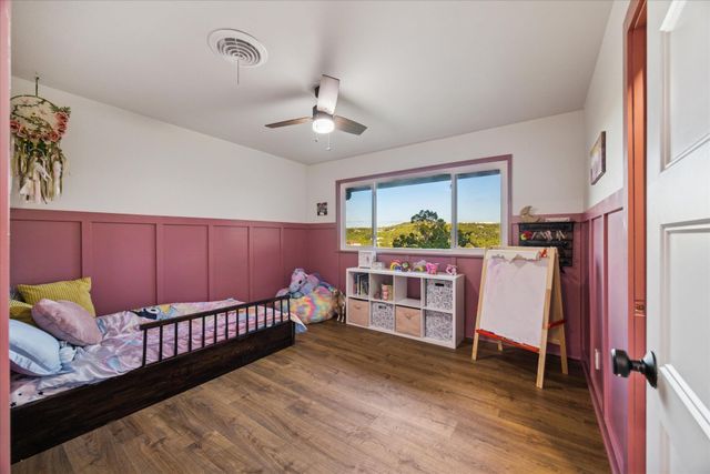 6407 Lynn LN, Lago Vista, TX 78645