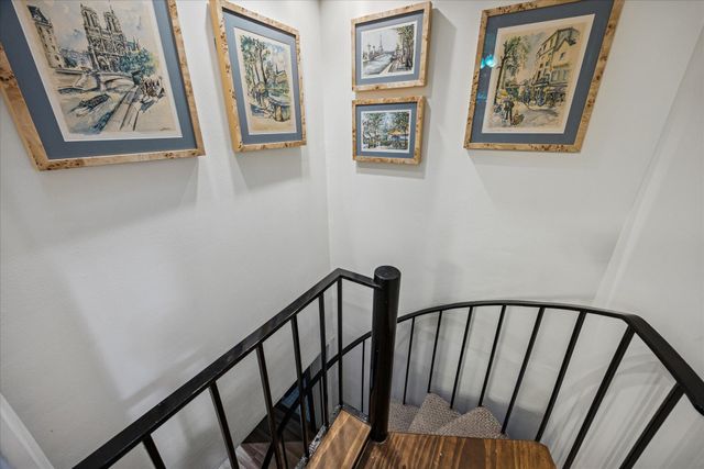 6407 Lynn LN, Lago Vista, TX 78645