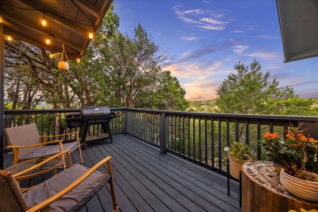 6407 Lynn LN, Lago Vista, TX 78645