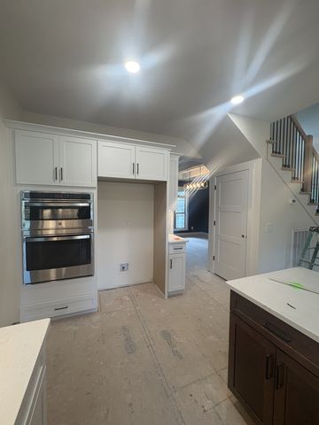 1501 Riggins Dr, Clarksville, TN 37042