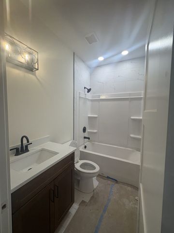 1501 Riggins Dr, Clarksville, TN 37042