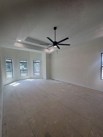 1501 Riggins Dr, Clarksville, TN 37042