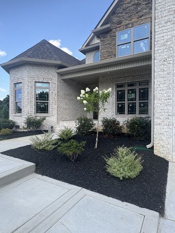 1501 Riggins Dr, Clarksville, TN 37042