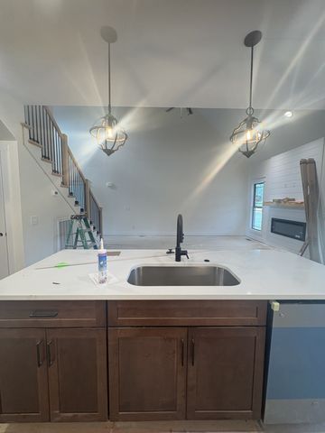 1501 Riggins Dr, Clarksville, TN 37042