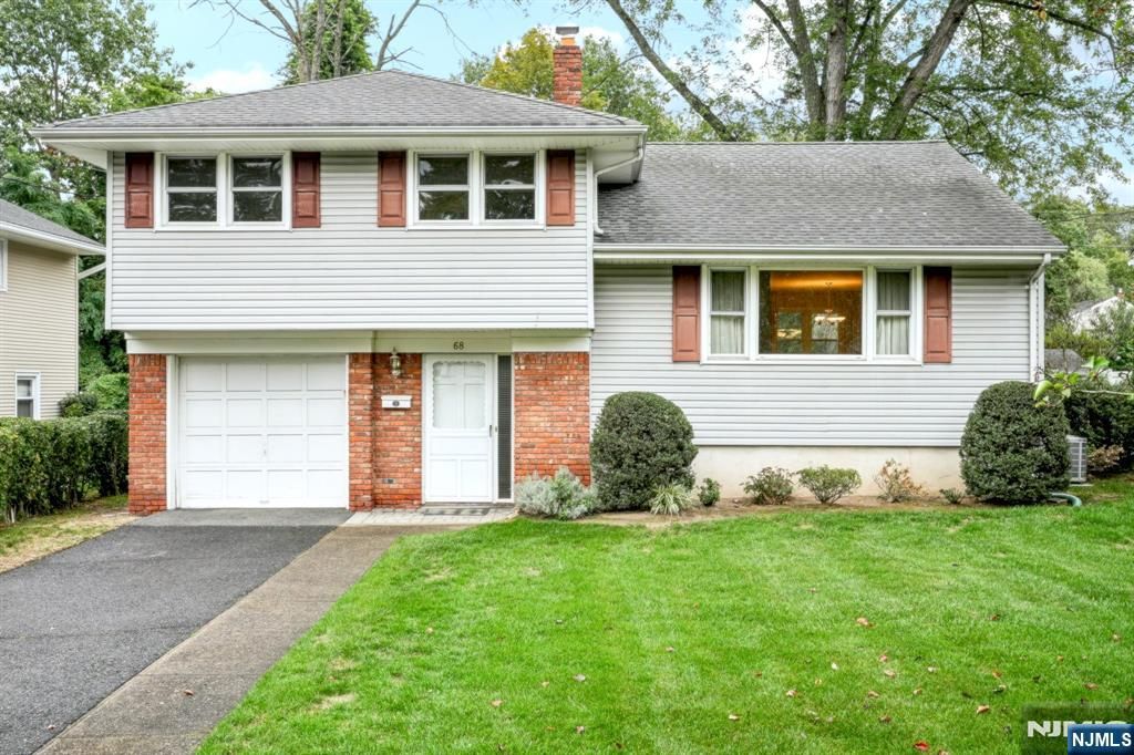 68 Sergent Court, Bergenfield, NJ 07621