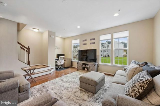 1843 HONEYSUCKLE CT, Downingtown, PA 19335