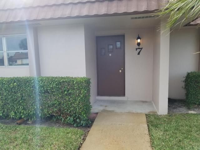 5725 FERNLEY Drive E 7, West Palm Beach, FL 33415