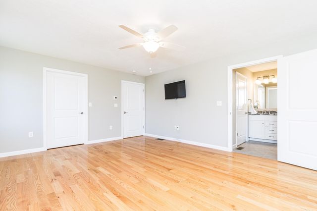 6 Chadwick Circle, Windham, NH 03087