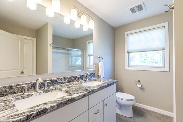 6 Chadwick Circle, Windham, NH 03087