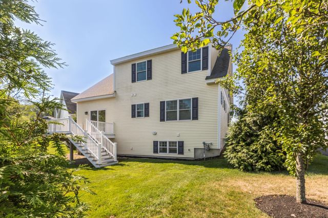 6 Chadwick Circle, Windham, NH 03087