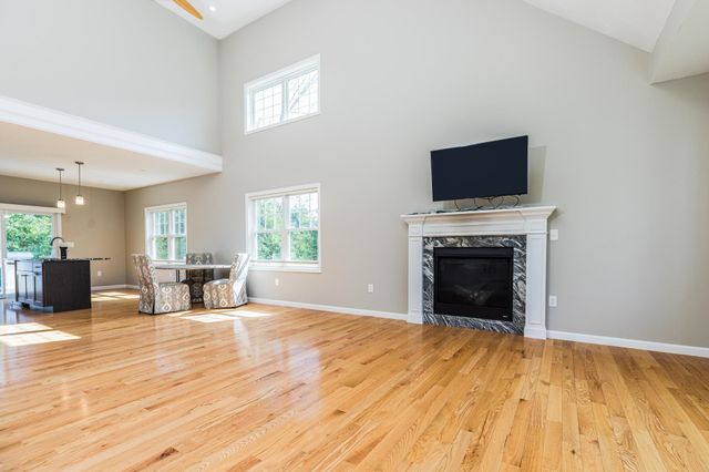 6 Chadwick Circle, Windham, NH 03087
