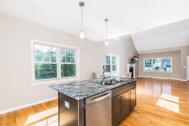6 Chadwick Circle, Windham, NH 03087