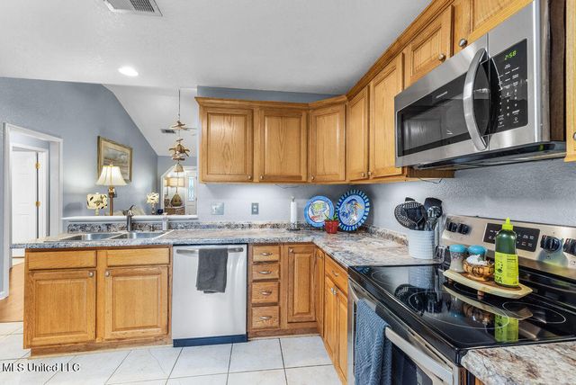 1021 Magnolia Street, Ocean Springs, MS 39564