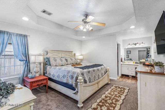 1021 Magnolia Street, Ocean Springs, MS 39564