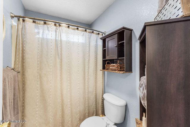 1021 Magnolia Street, Ocean Springs, MS 39564