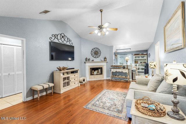 1021 Magnolia Street, Ocean Springs, MS 39564