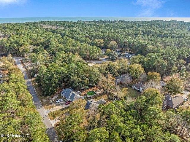 1021 Magnolia Street, Ocean Springs, MS 39564