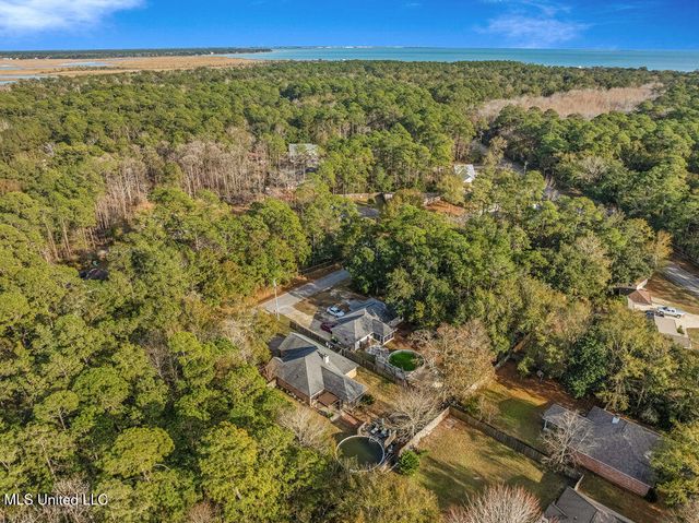 1021 Magnolia Street, Ocean Springs, MS 39564