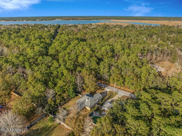 1021 Magnolia Street, Ocean Springs, MS 39564