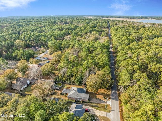 1021 Magnolia Street, Ocean Springs, MS 39564