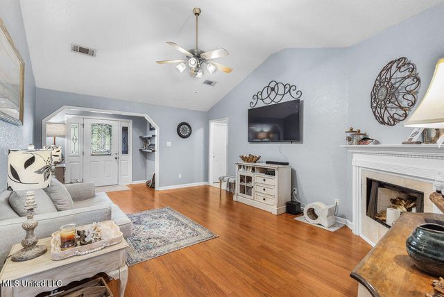1021 Magnolia Street, Ocean Springs, MS 39564