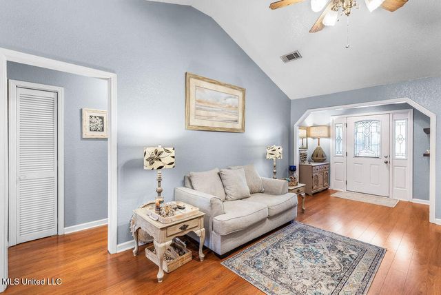 1021 Magnolia Street, Ocean Springs, MS 39564