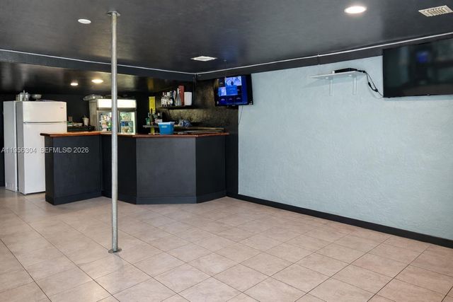 21855 S Dixie Highway, Miami, FL 33170