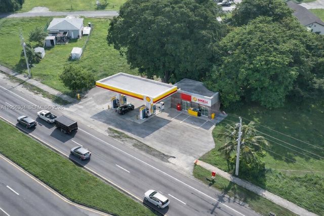 21855 S Dixie Highway, Miami, FL 33170