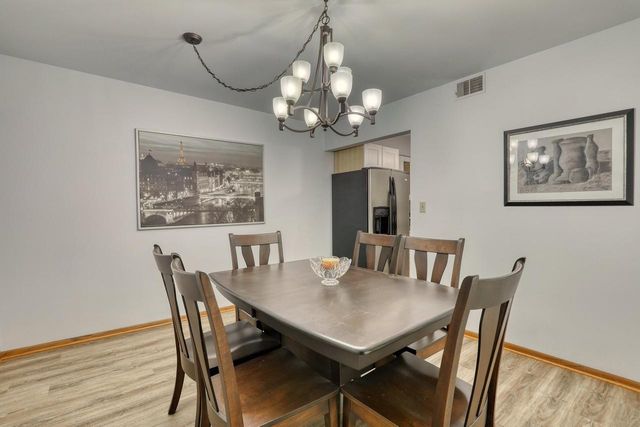 5184 Woodbridge LANE S, Greenfield, WI 53221