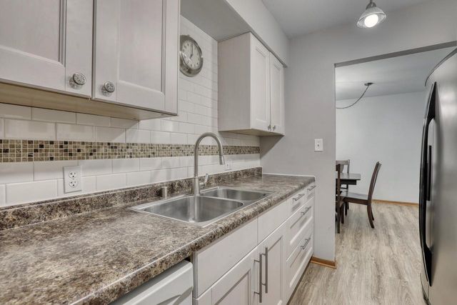 5184 Woodbridge LANE S, Greenfield, WI 53221