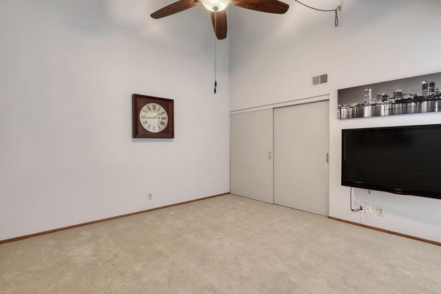 5184 Woodbridge LANE S, Greenfield, WI 53221