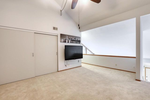 5184 Woodbridge LANE S, Greenfield, WI 53221