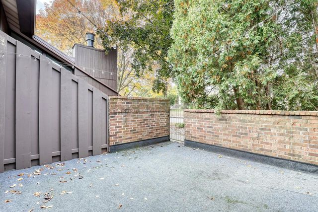 5184 Woodbridge LANE S, Greenfield, WI 53221