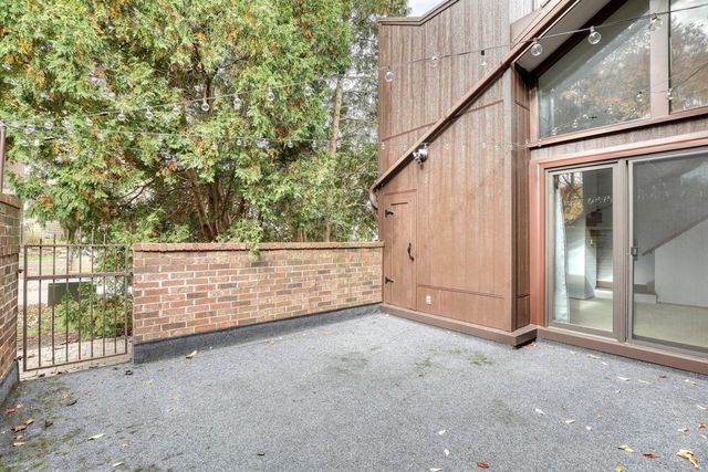 5184 Woodbridge LANE S, Greenfield, WI 53221