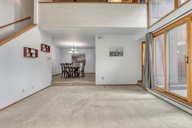 5184 Woodbridge LANE S, Greenfield, WI 53221