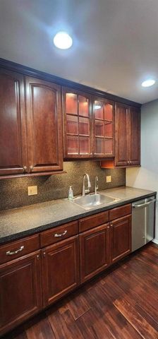 24264 Bashian Drive, Novi, MI 48375
