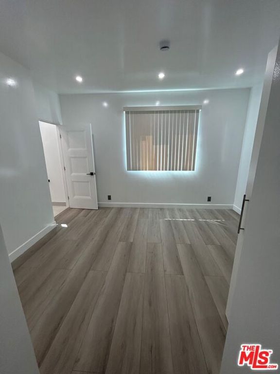 Image 13 of property listing at 6915 Laramie Avenue, Los Angeles, CA 91306