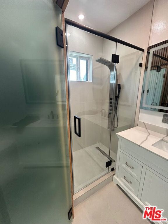 Image 21 of property listing at 6915 Laramie Avenue, Los Angeles, CA 91306