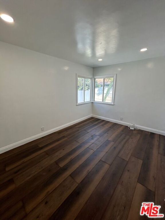 Image 30 of property listing at 6915 Laramie Avenue, Los Angeles, CA 91306