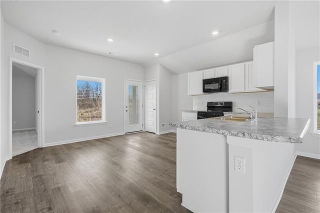 516 SE Nelson Drive, Blue Springs, MO 64014