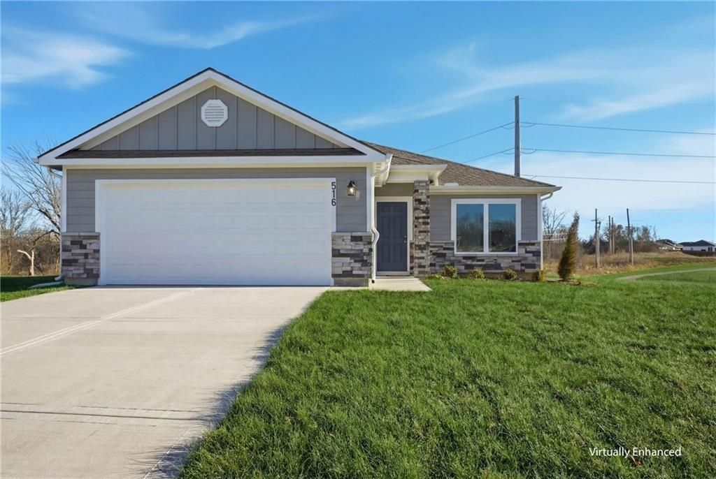 516 SE Nelson Drive, Blue Springs, MO 64014