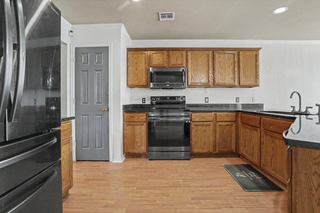 8810 E 95th Street, Tulsa, OK 74133