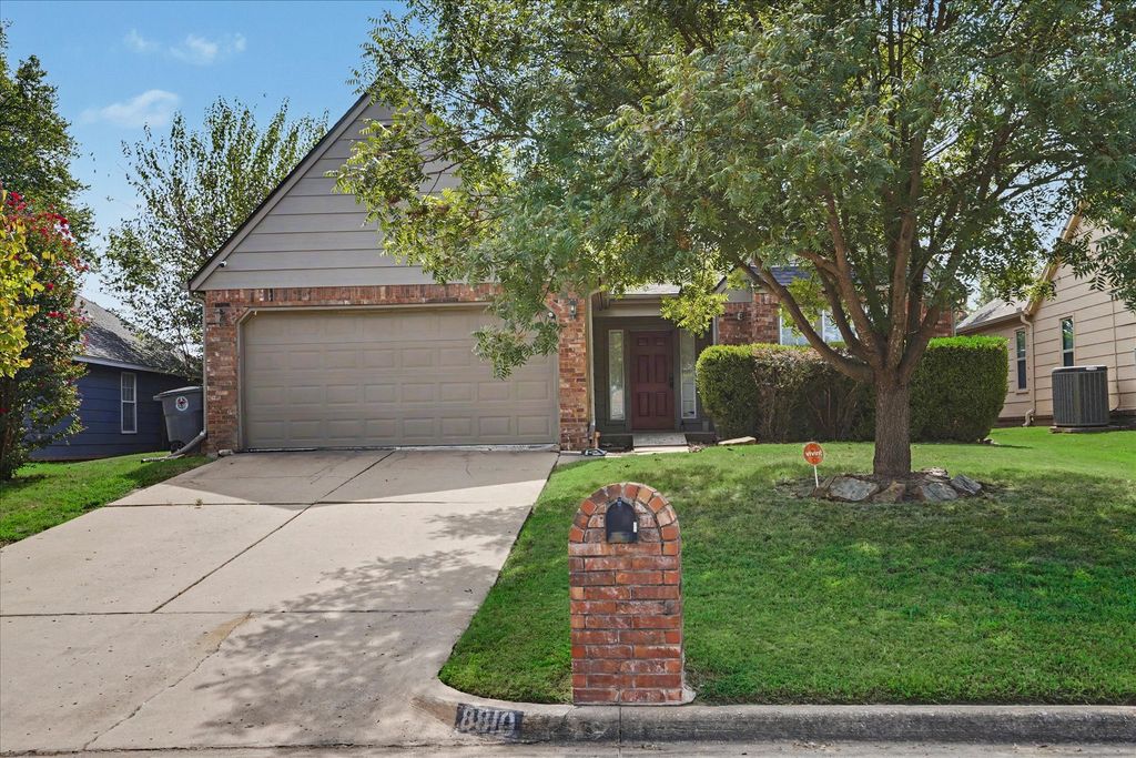 8810 E 95th Street, Tulsa, OK 74133