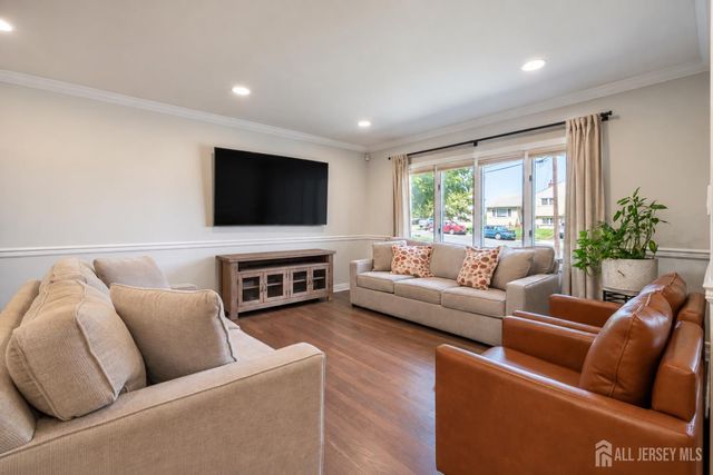 35 Bender Drive, Clifton, NJ 07013