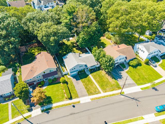 35 Bender Drive, Clifton, NJ 07013