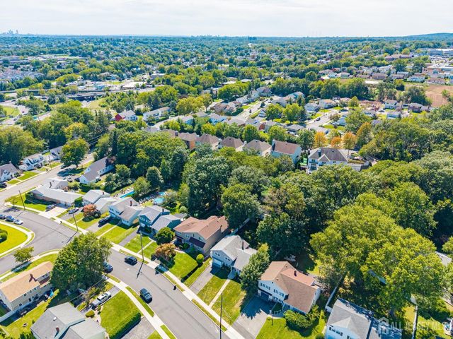 35 Bender Drive, Clifton, NJ 07013