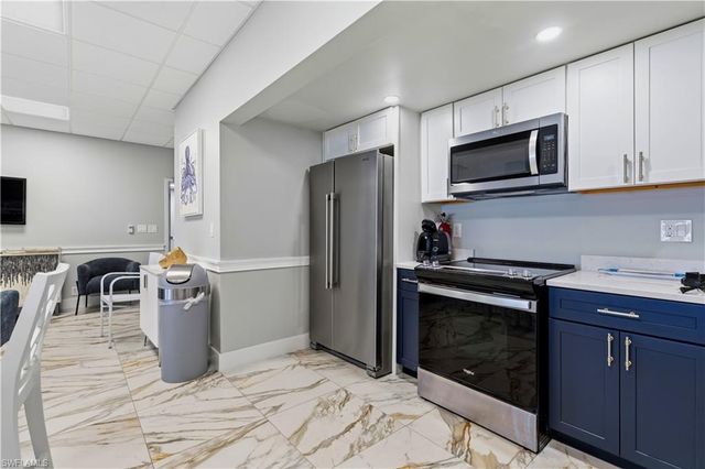 5 Bluebill AVE 702 + 802, Naples, FL 34108