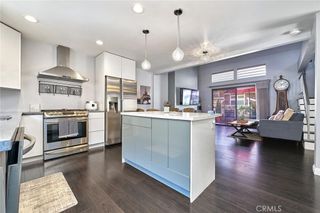 957 W Imperial 30, La Habra, CA 90631